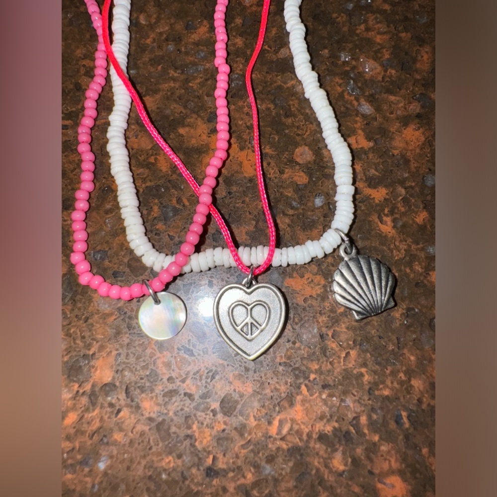 NWT Aeropostale Y2K Shell Necklace